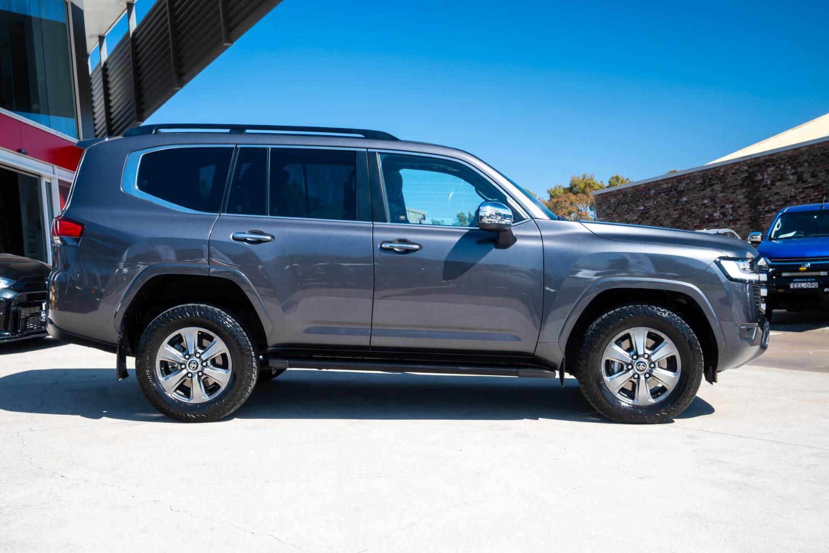 2022 Toyota Landcruiser Sahara in Silver