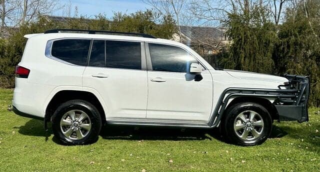 2022 Toyota Landcruiser VX in White
