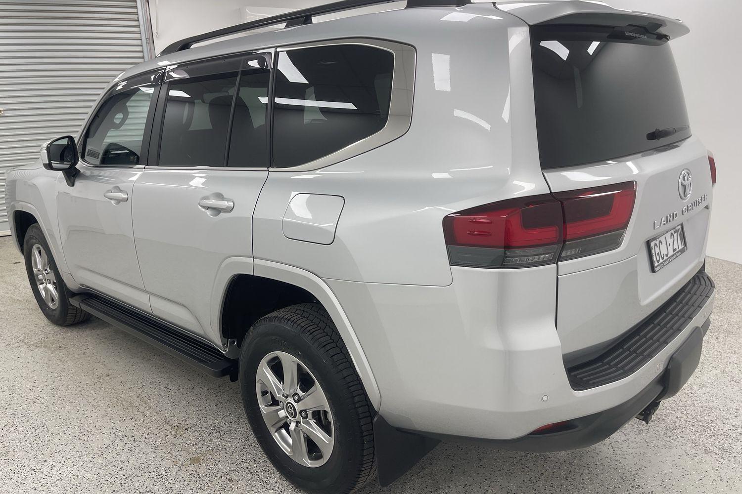 2022 Toyota Landcruiser VX in Silver