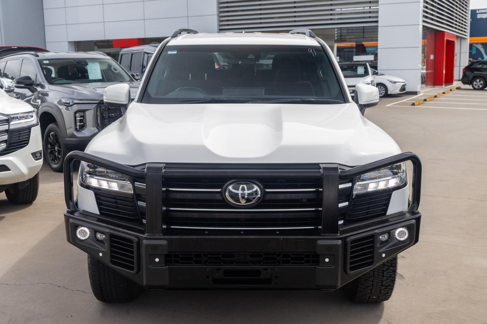 2023 Toyota Landcruiser GXL in White