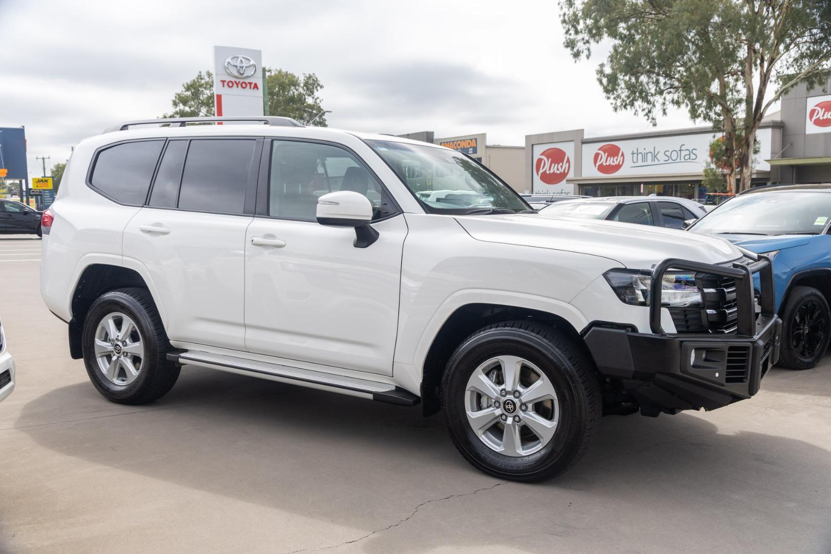 2023 Toyota Landcruiser GXL in White