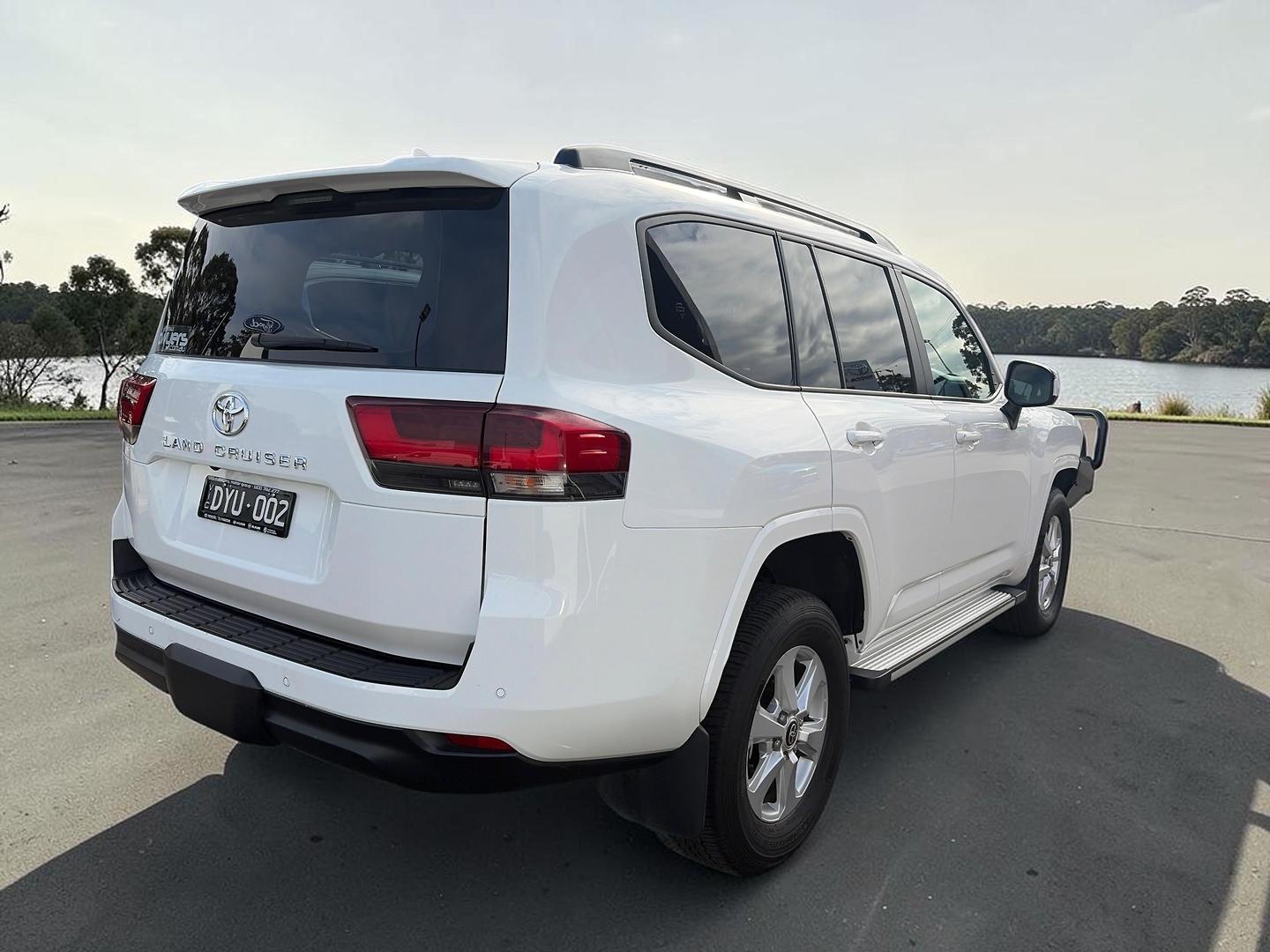2024 Toyota Landcruiser 300 GXL in White