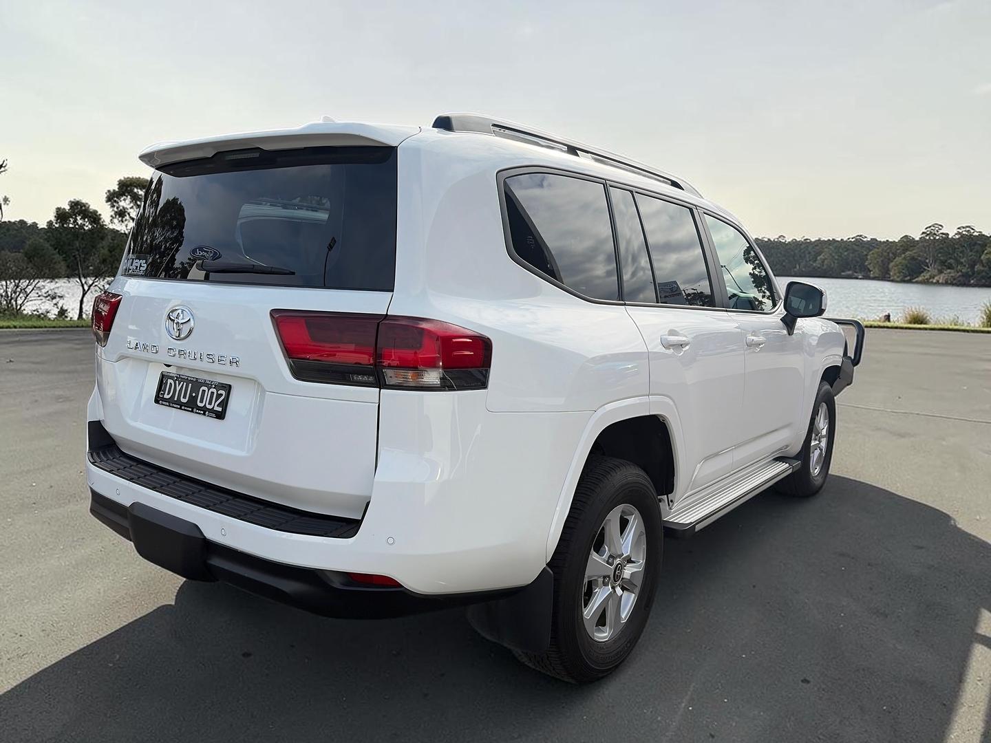 2024 Toyota Landcruiser 300 GXL in White