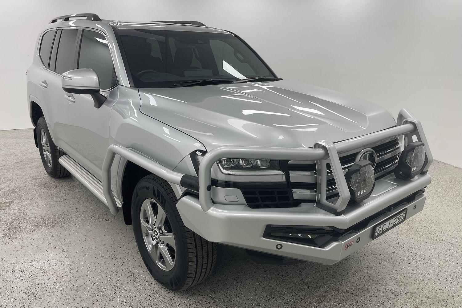 2024 Toyota Landcruiser VX in Silver