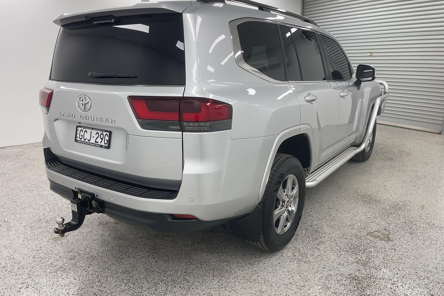 2024 Toyota Landcruiser VX in Silver