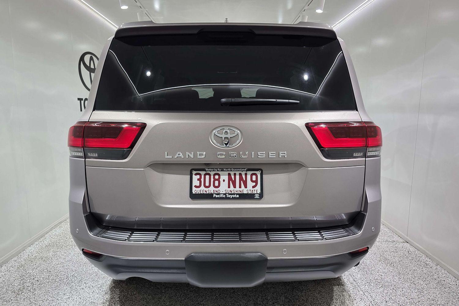 2025 Toyota Landcruiser VX in Bronze