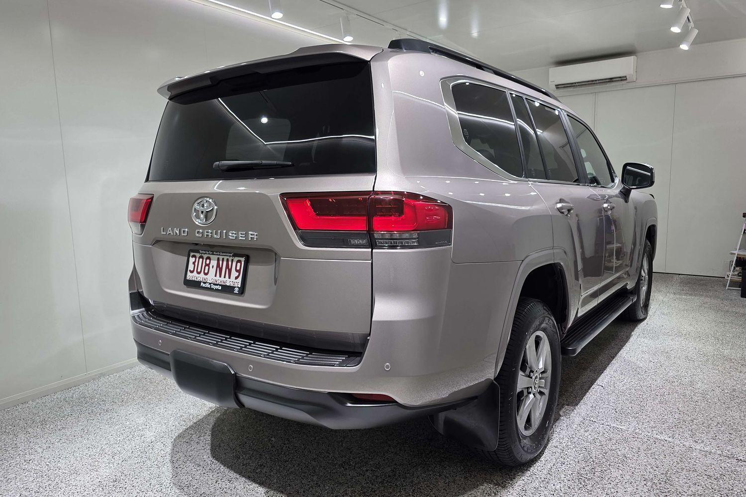 2025 Toyota Landcruiser VX in Bronze