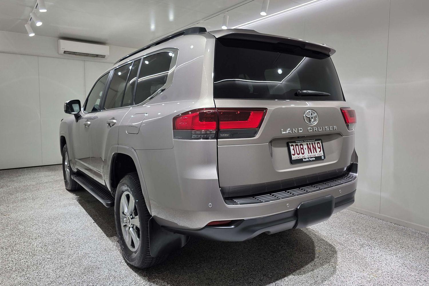2025 Toyota Landcruiser VX in Bronze