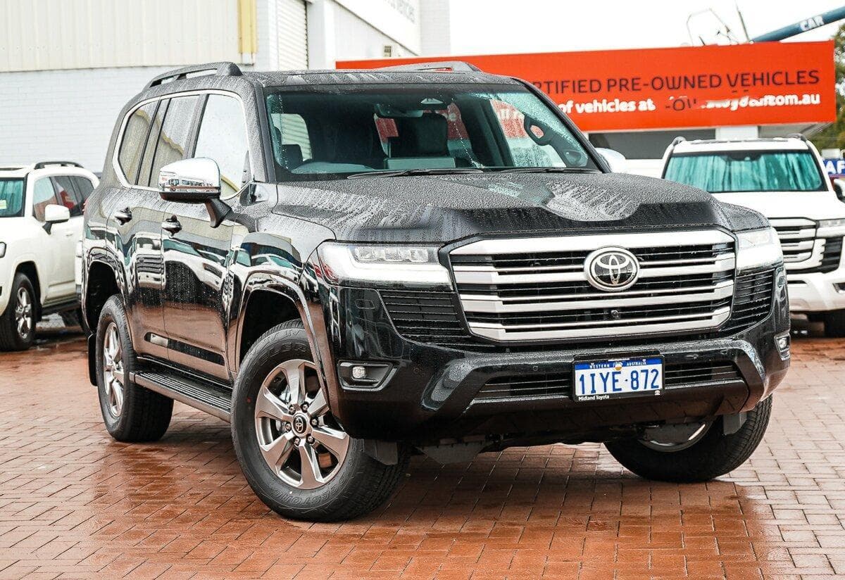 2026 Toyota Landcruiser Sahara in Black