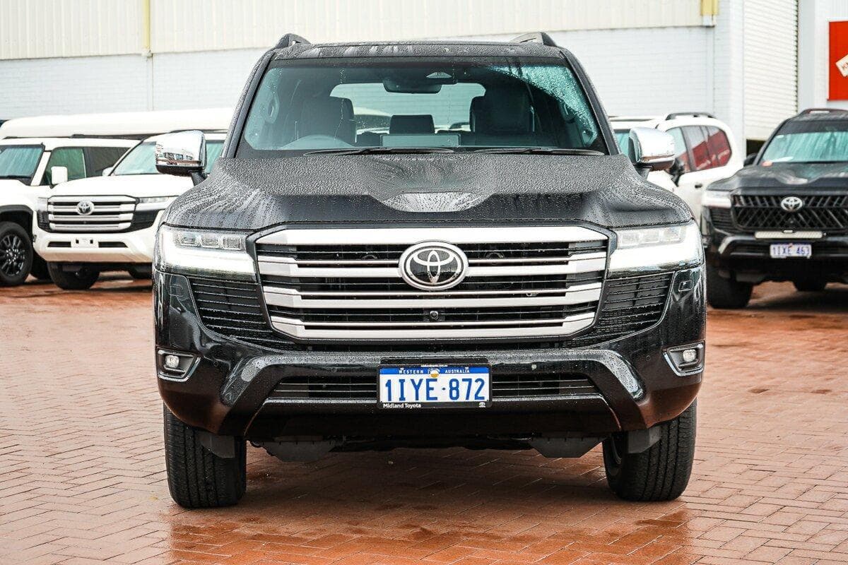 2026 Toyota Landcruiser Sahara in Black