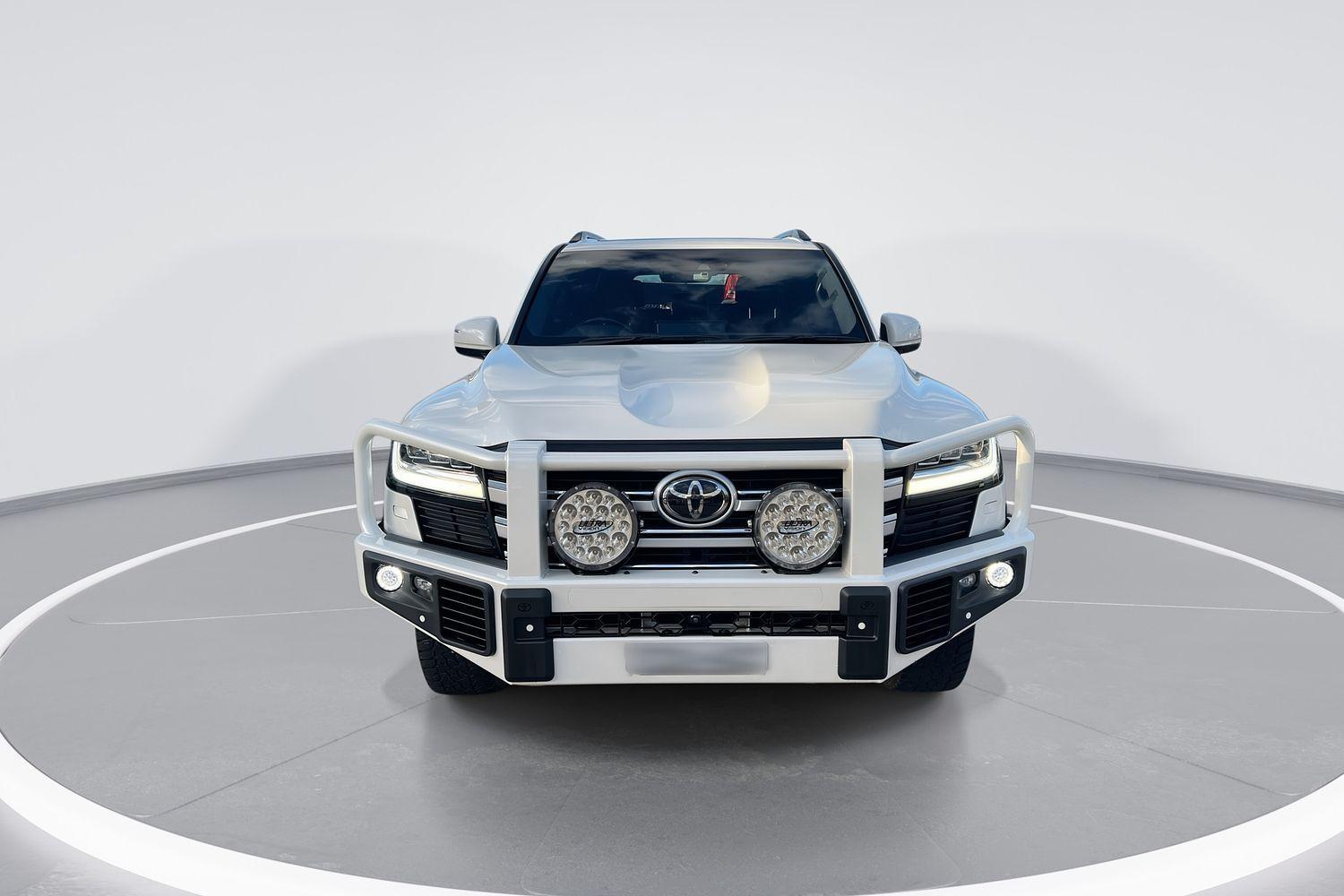 2021 Toyota Landcruiser VX in White