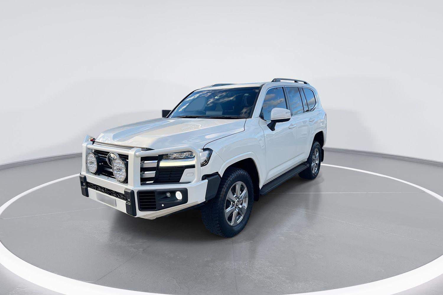 2021 Toyota Landcruiser VX in White