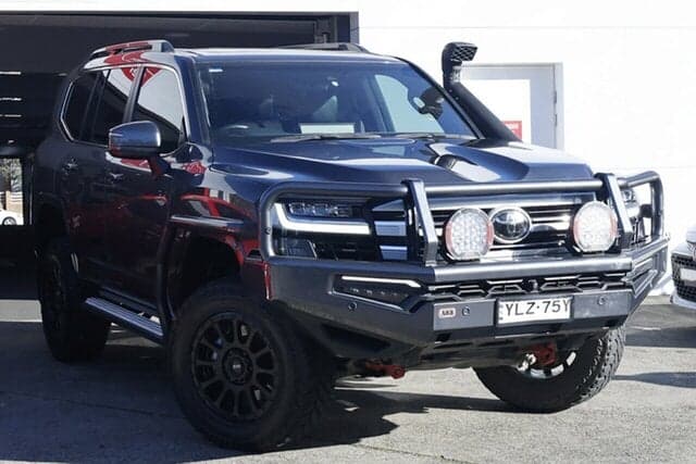 2022 Toyota Landcruiser VX in Silver