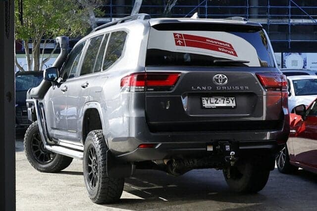 2022 Toyota Landcruiser VX in Silver