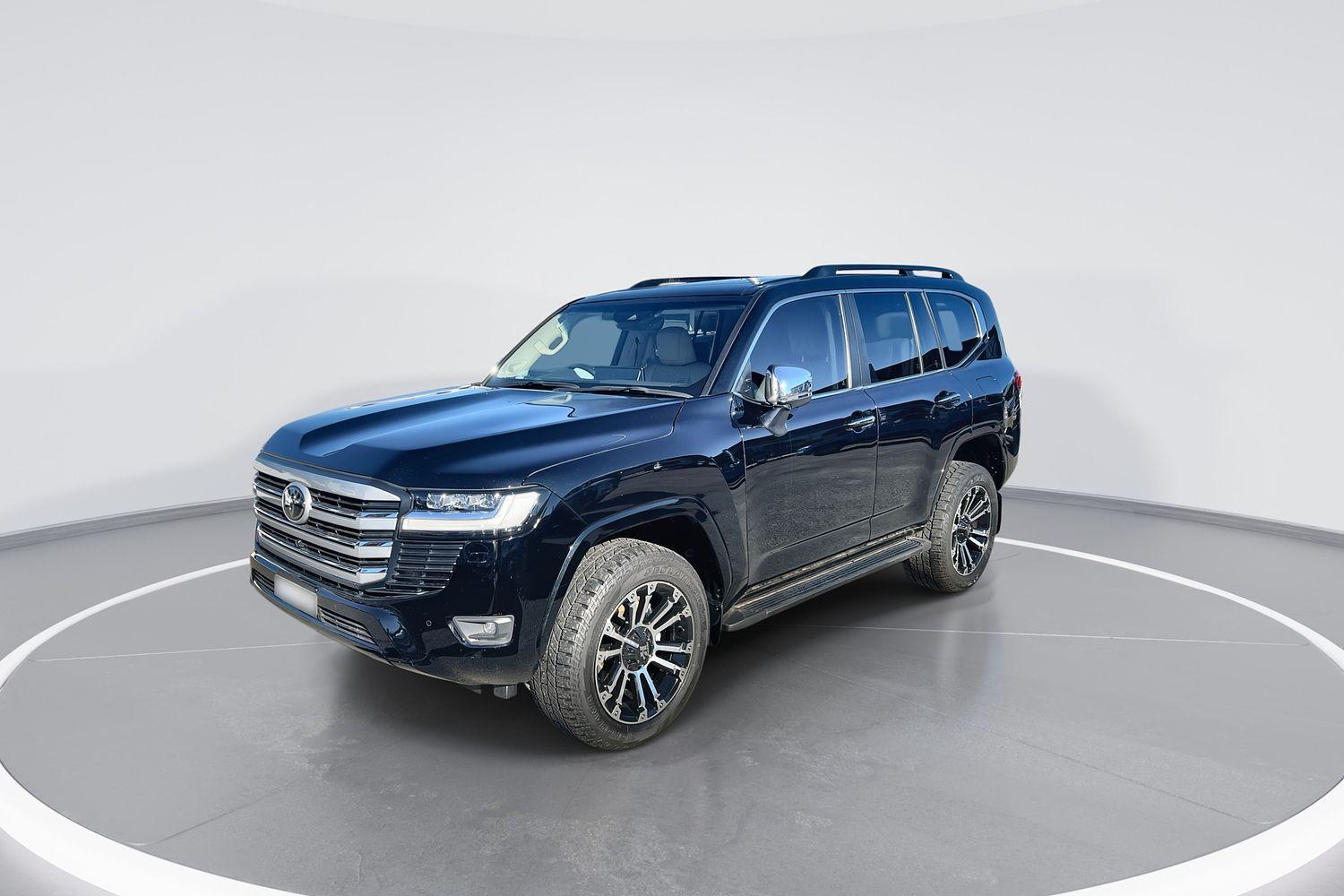 2022 Toyota Landcruiser Sahara in Black