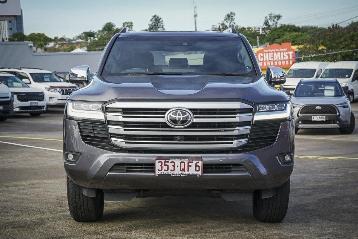 2022 Toyota Landcruiser 300 Sahara in Silver