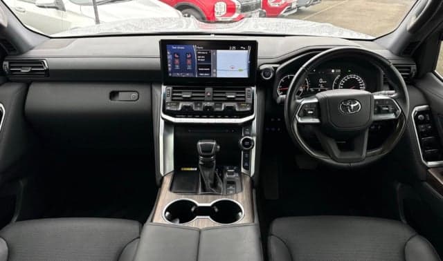 2022 Toyota Landcruiser VX in Silver