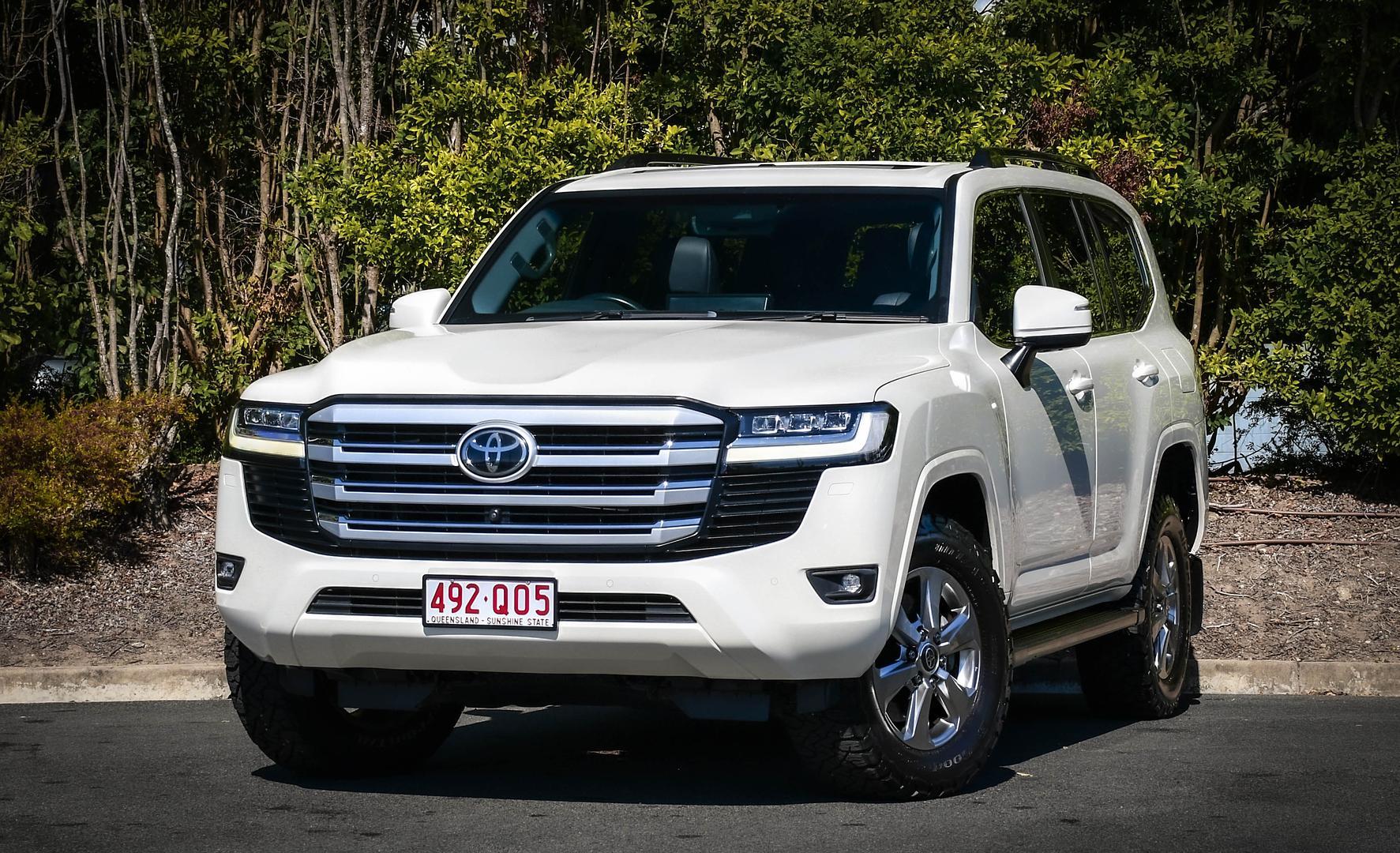 2022 Toyota Landcruiser VX in White