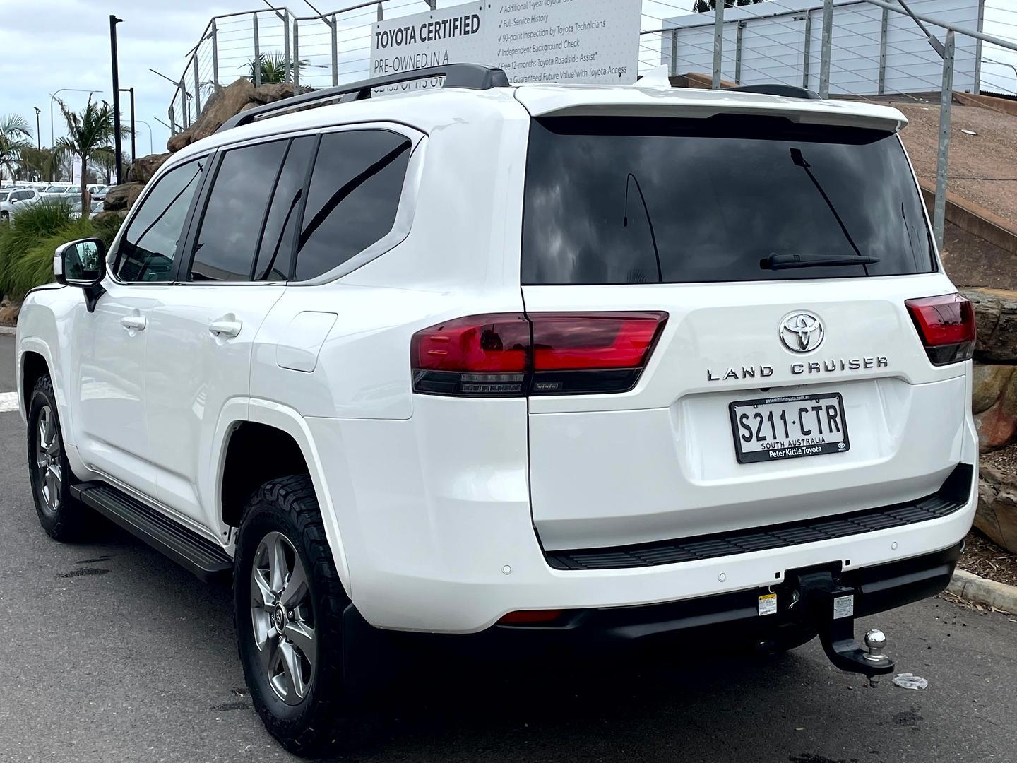 2022 Toyota Landcruiser VX in White