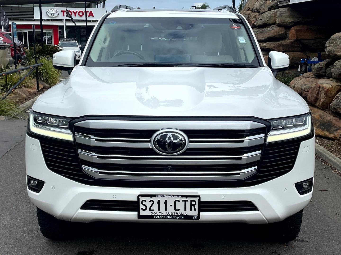 2022 Toyota Landcruiser VX in White