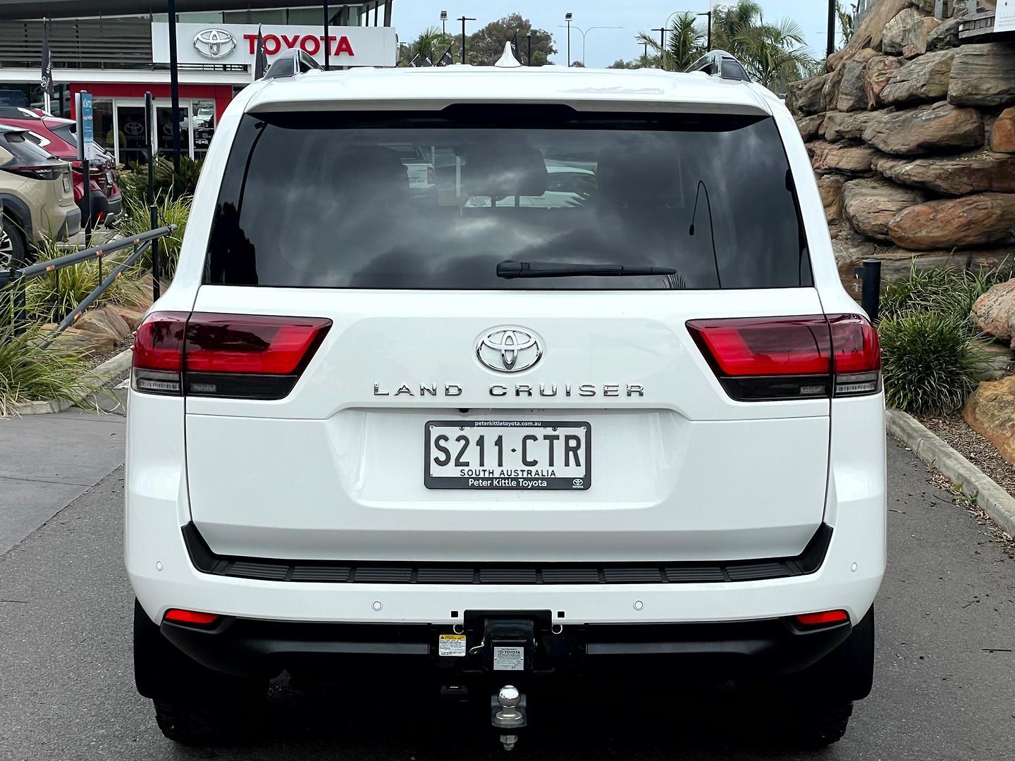 2022 Toyota Landcruiser VX in White