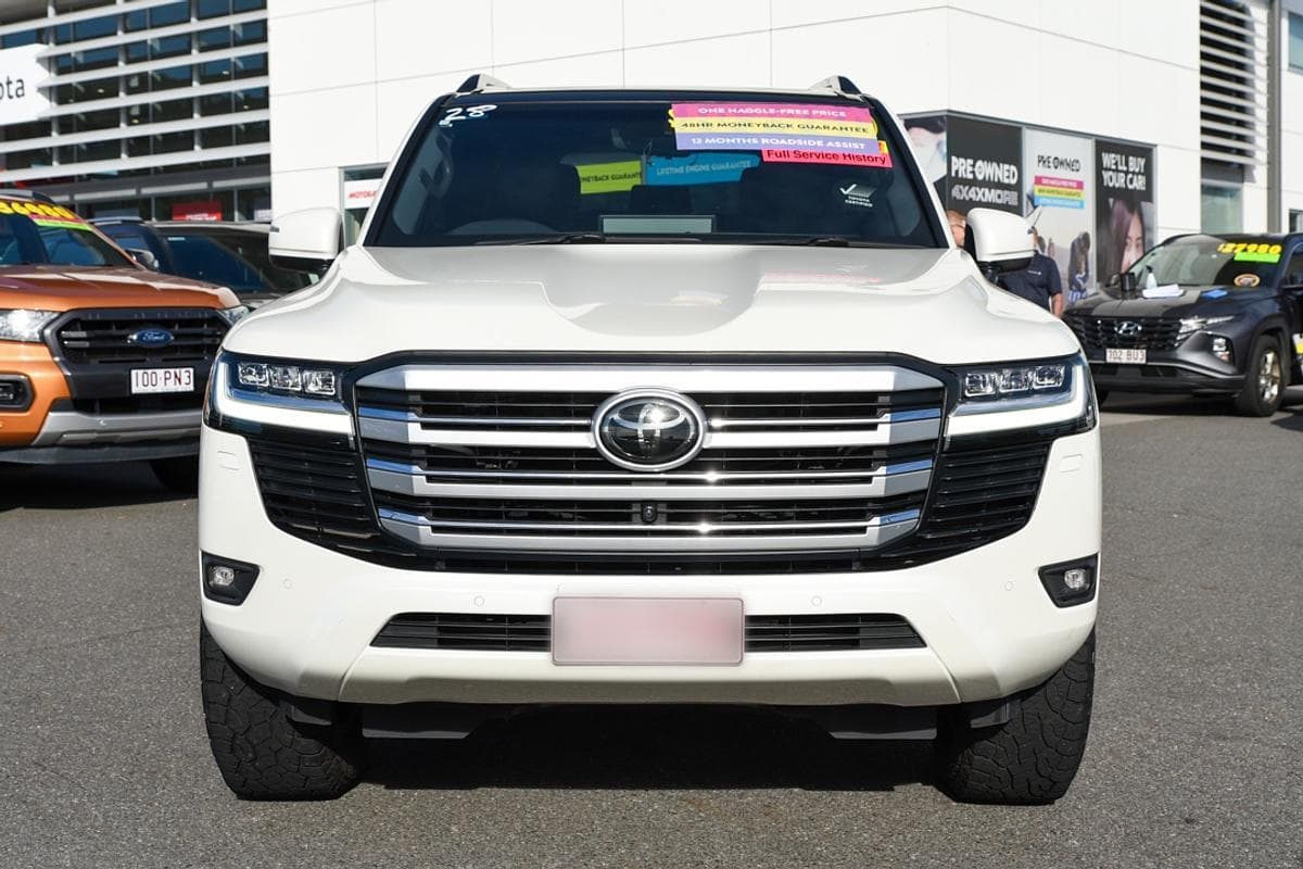 2022 Toyota Landcruiser VX in White