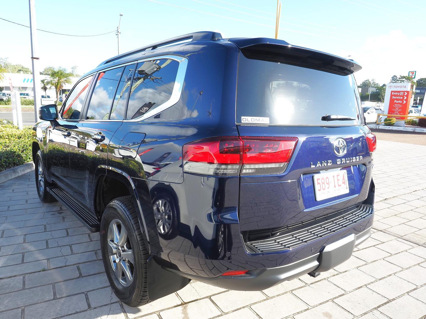 2023 Toyota Landcruiser Sahara in Blue
