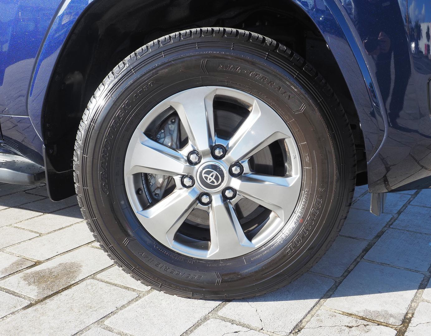 2023 Toyota Landcruiser Sahara in Blue