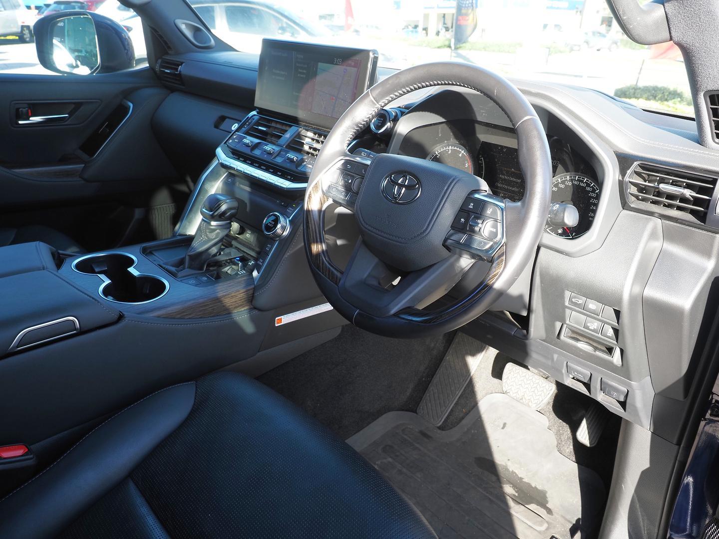 2023 Toyota Landcruiser Sahara in Blue