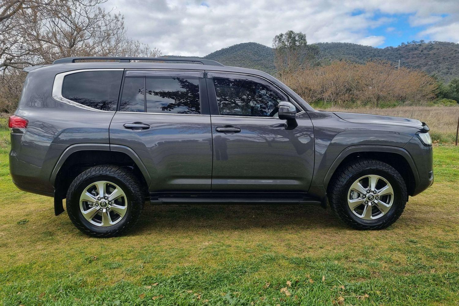 2023 Toyota Landcruiser VX in Silver