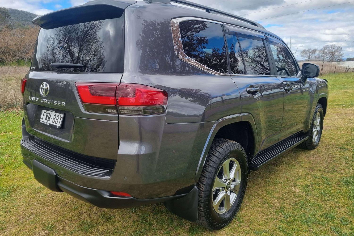 2023 Toyota Landcruiser VX in Silver
