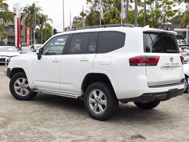 2023 Toyota Landcruiser GXL in White