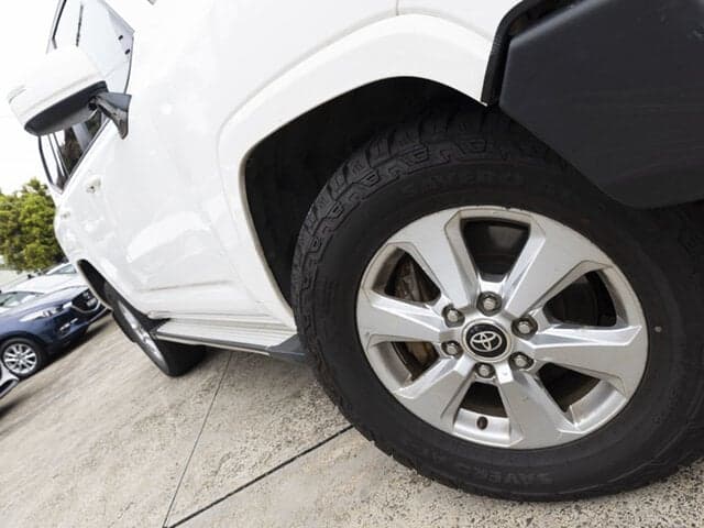 2023 Toyota Landcruiser GXL in White