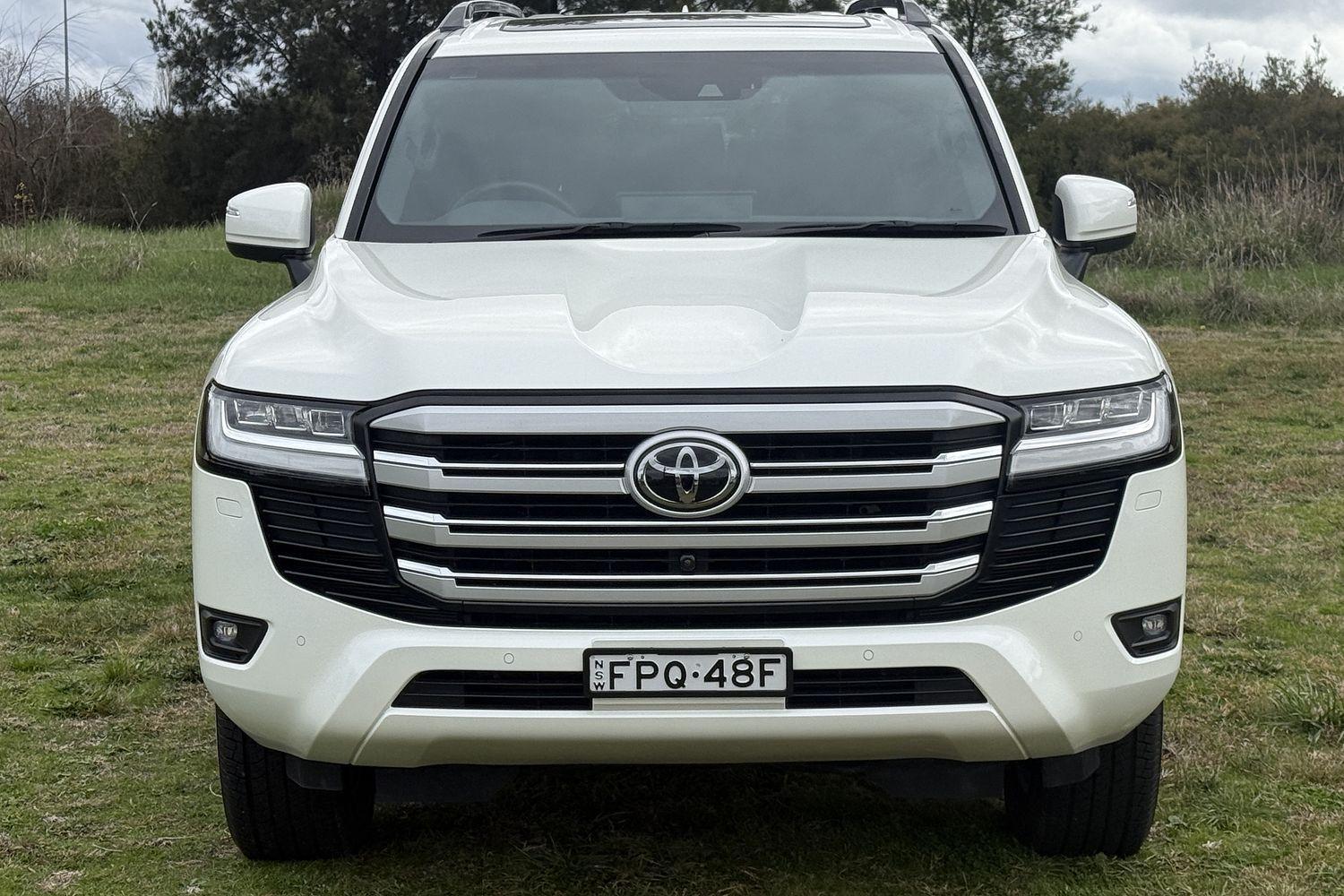 2023 Toyota Landcruiser VX in White