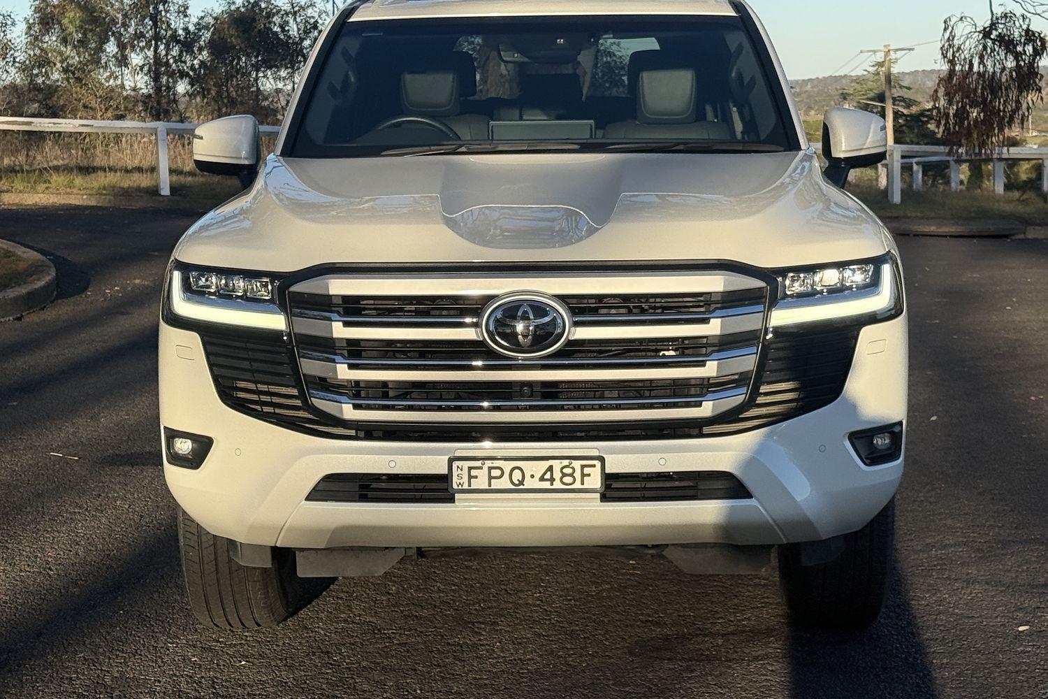 2024 Toyota Landcruiser VX in White