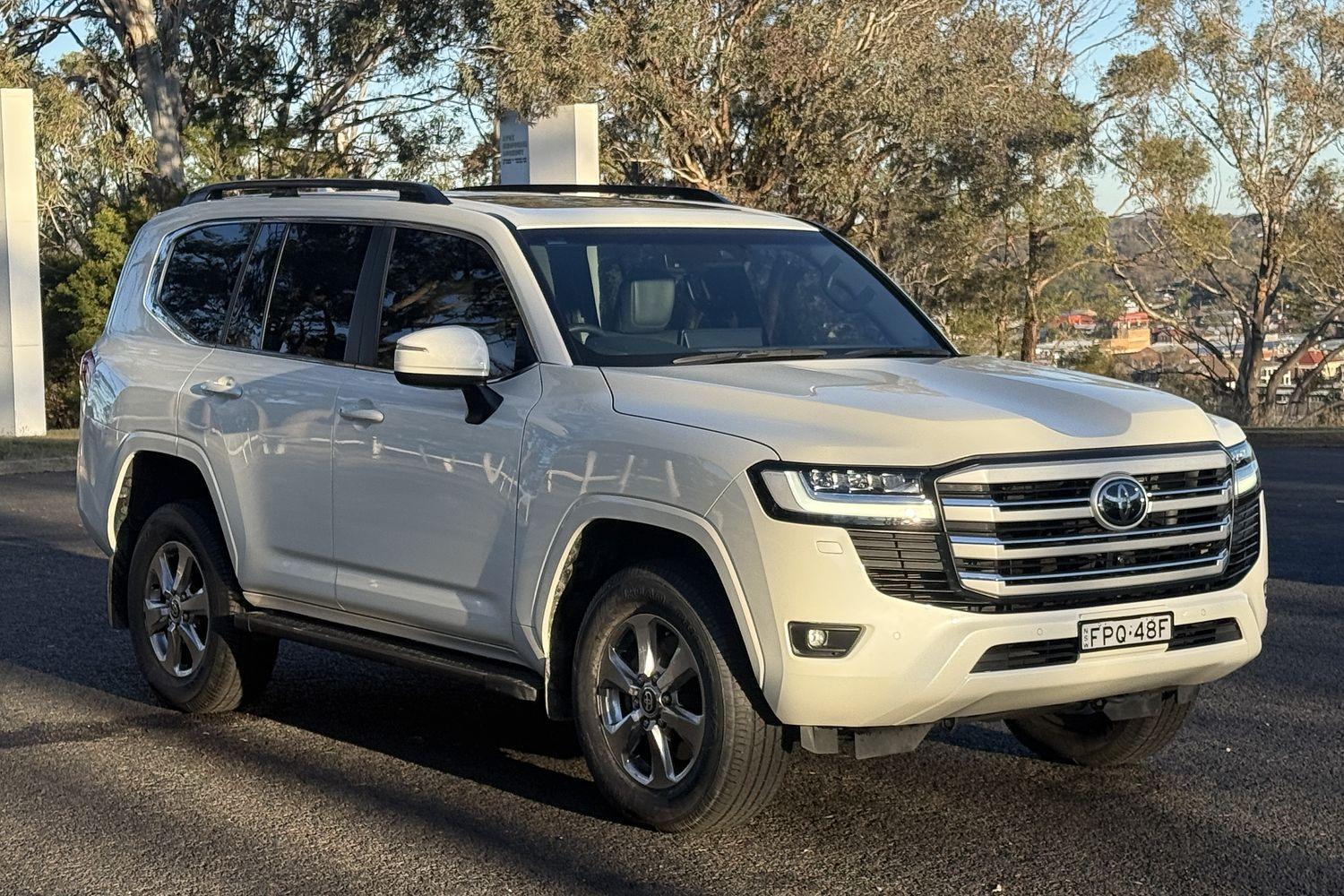 2024 Toyota Landcruiser VX in White