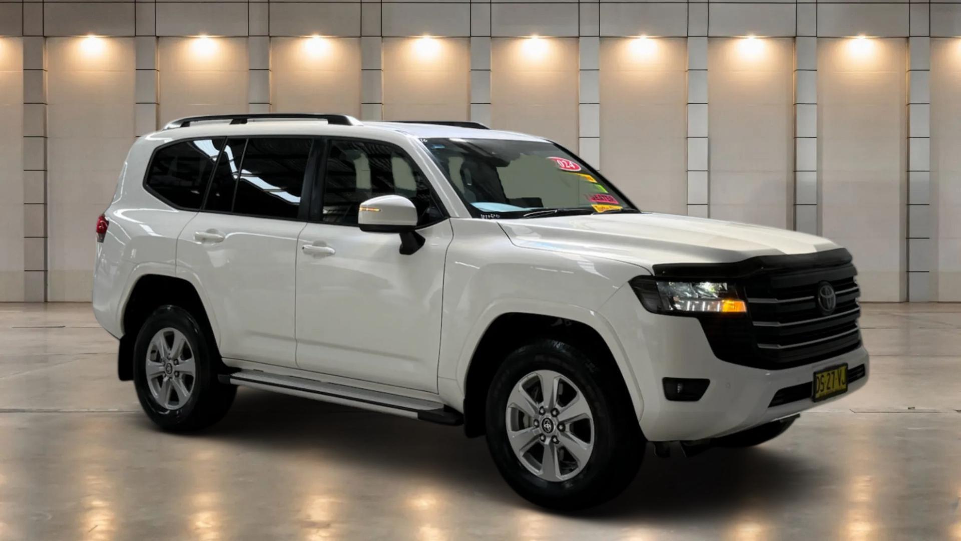 2024 Toyota Landcruiser GXL in White