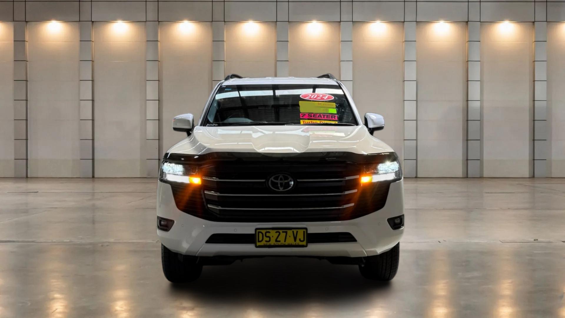 2024 Toyota Landcruiser GXL in White