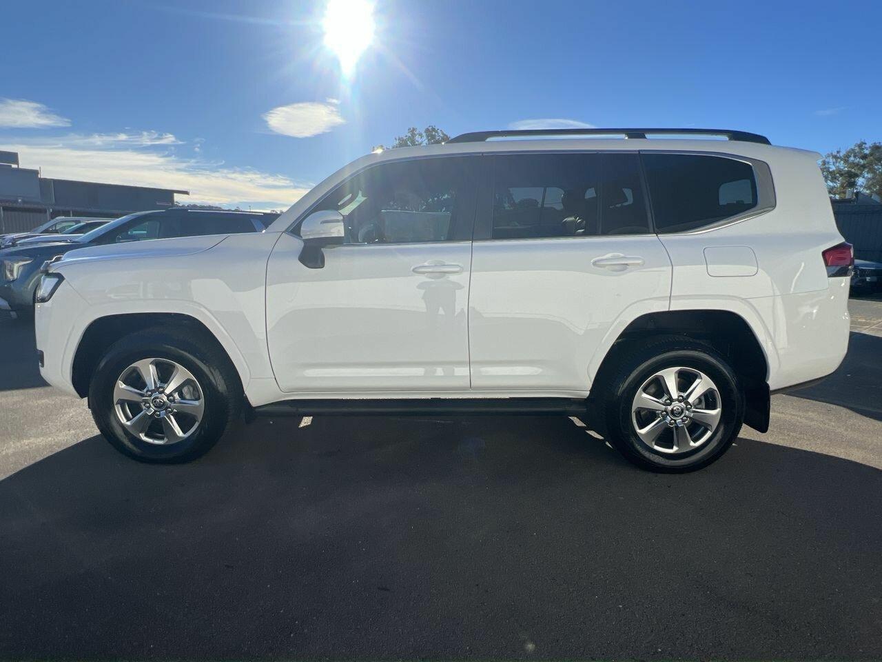 2024 Toyota Landcruiser 300 VX in White