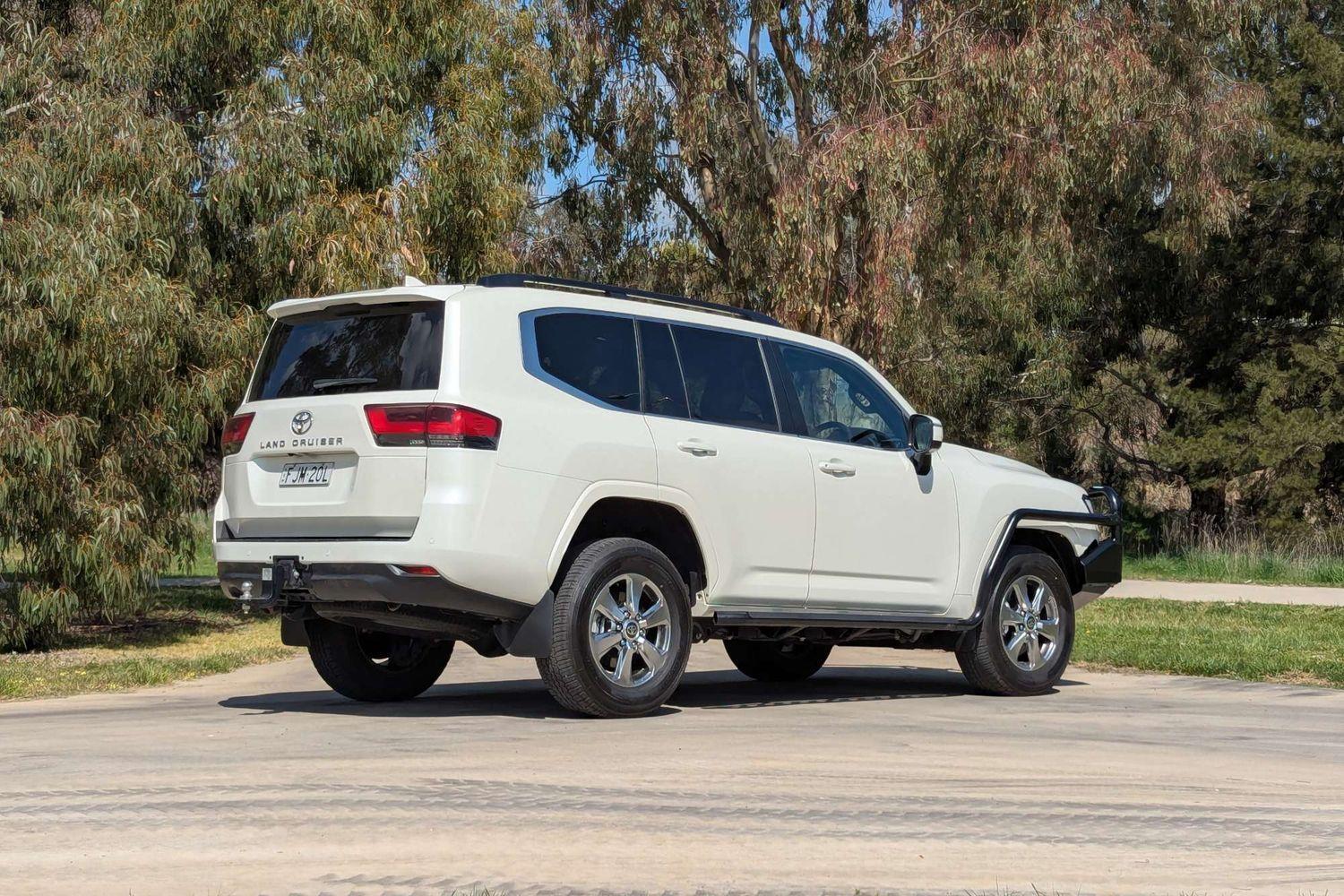 2024 Toyota Landcruiser VX in White