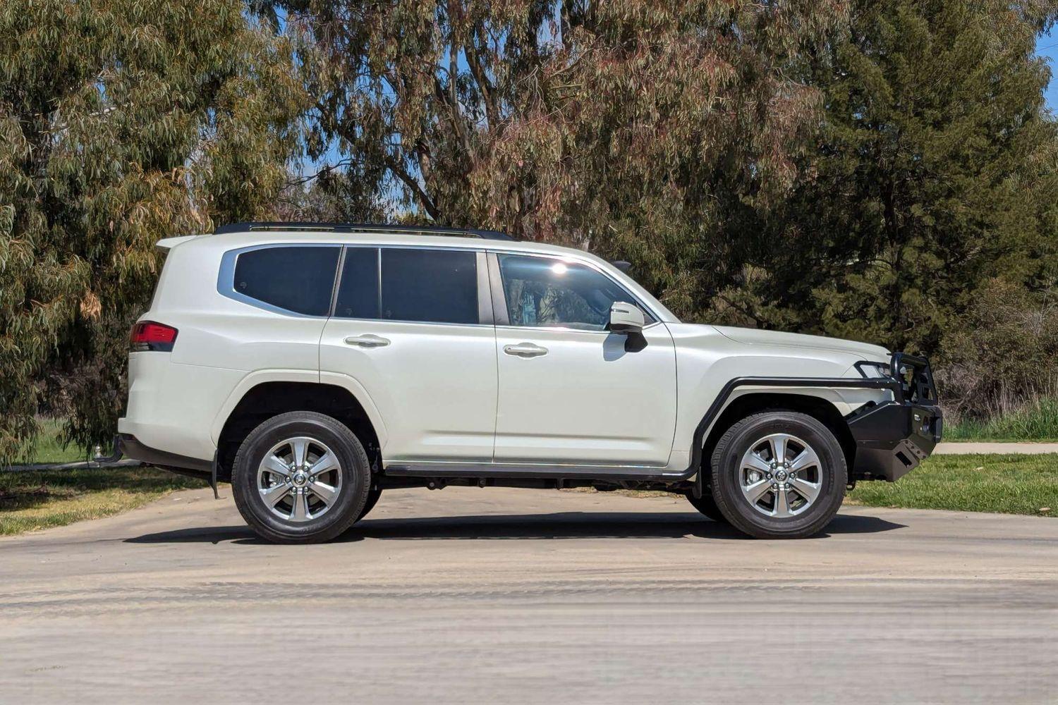 2024 Toyota Landcruiser VX in White