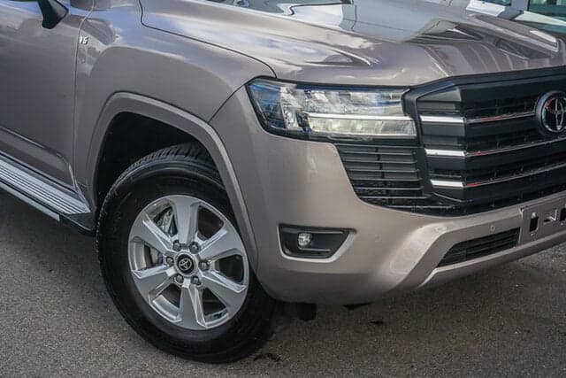 2025 Toyota Landcruiser GXL in Bronze