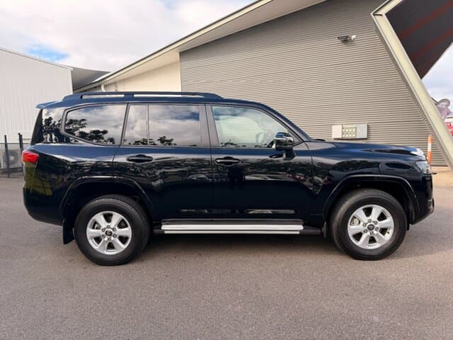 2025 Toyota Landcruiser GXL in Black