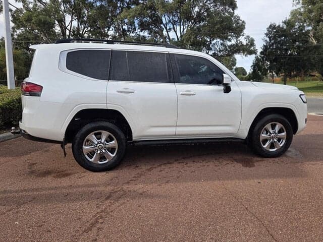 2021 Toyota Landcruiser VX in White