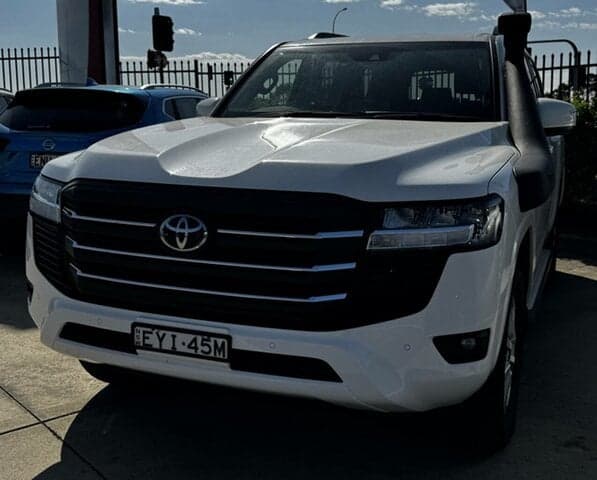 2023 Toyota Landcruiser GXL in White