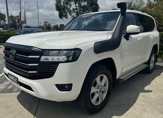 2023 Toyota Landcruiser GXL in White