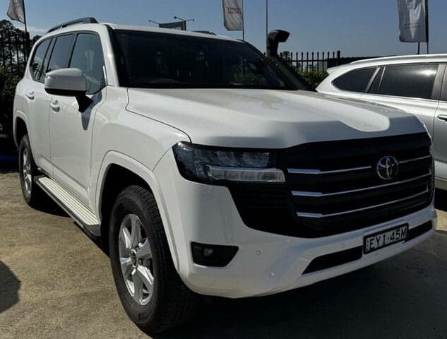 2023 Toyota Landcruiser GXL in White