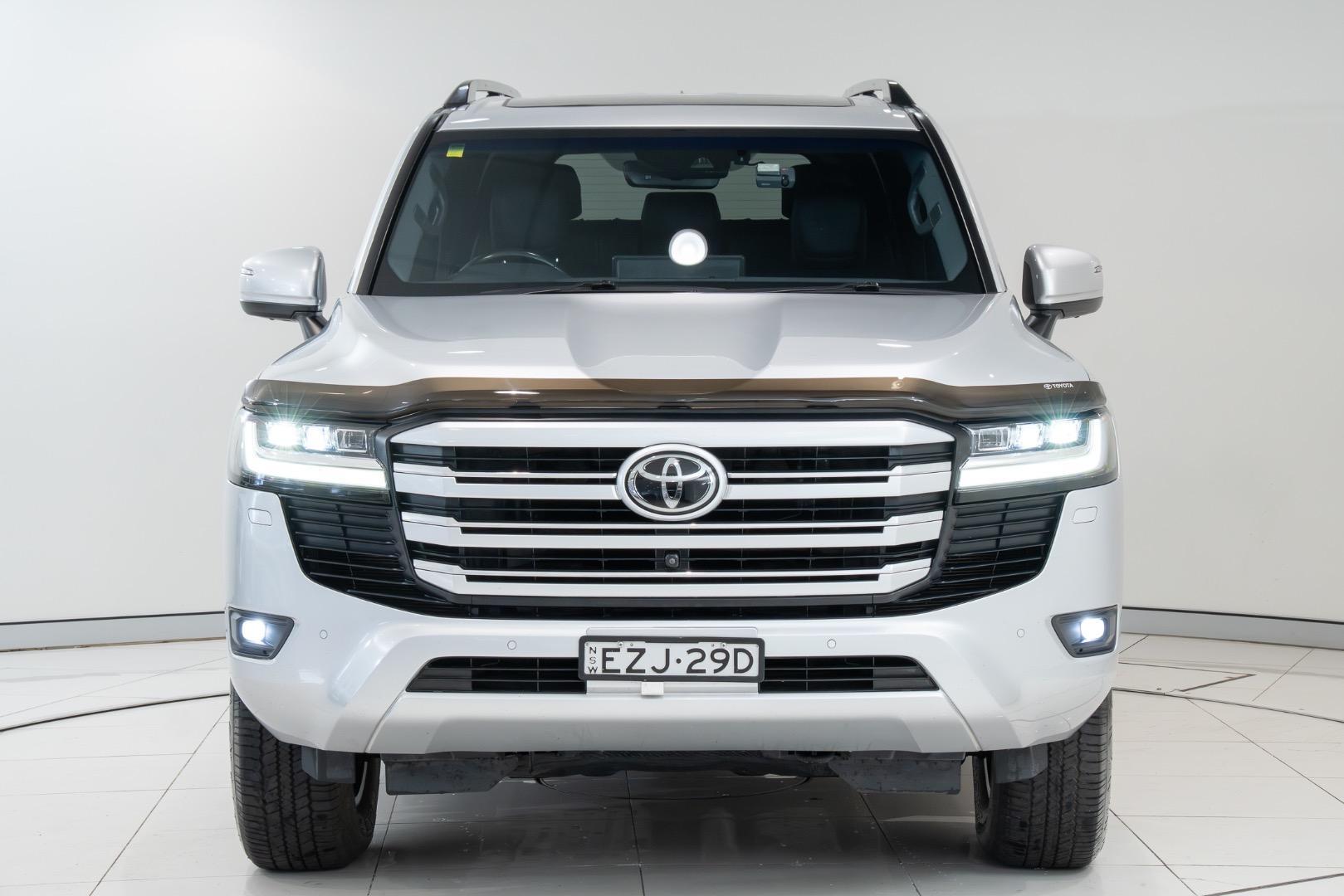 2023 Toyota Landcruiser VX in Silver