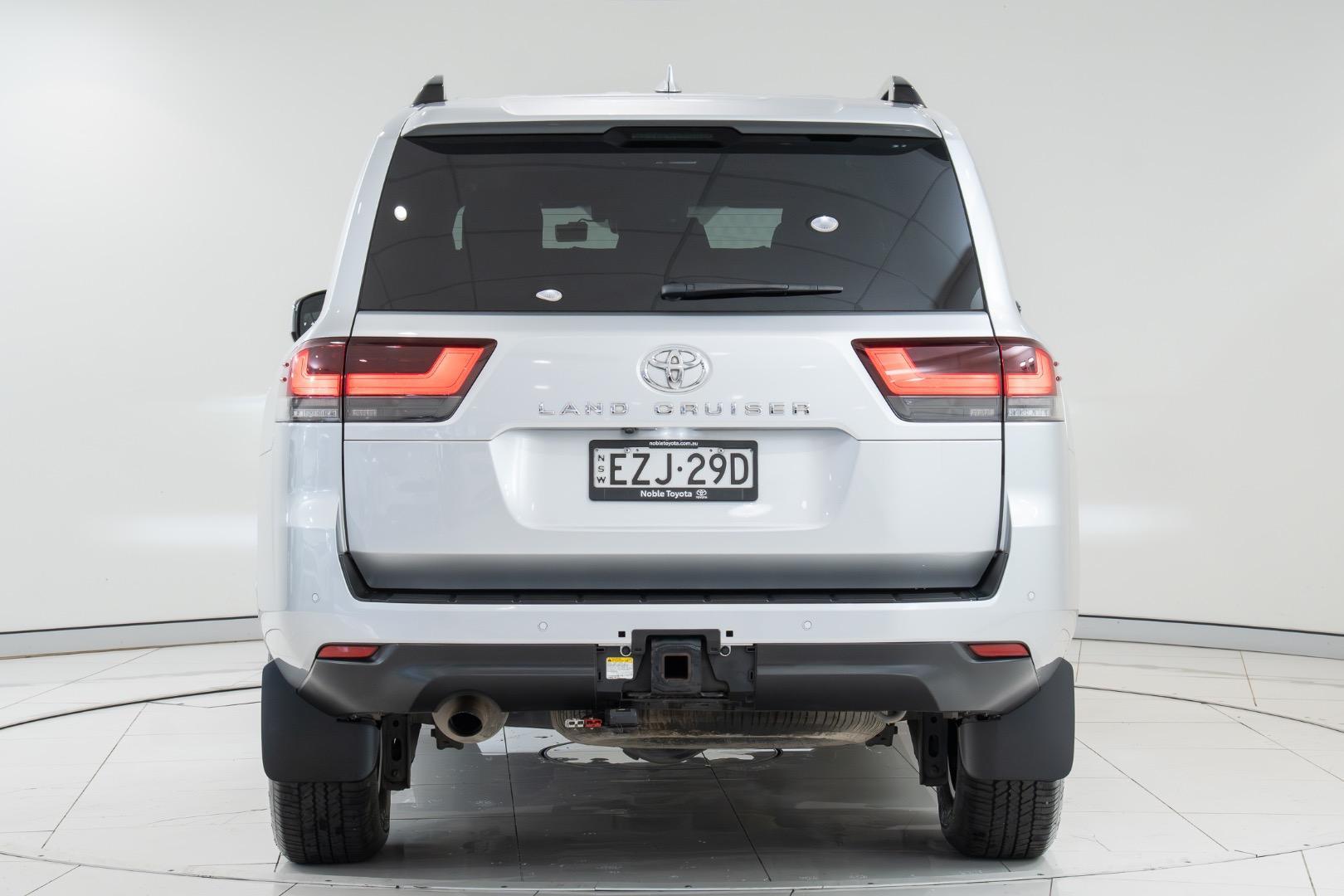 2023 Toyota Landcruiser VX in Silver