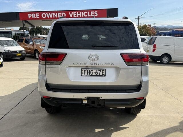 2024 Toyota Landcruiser VX in Silver